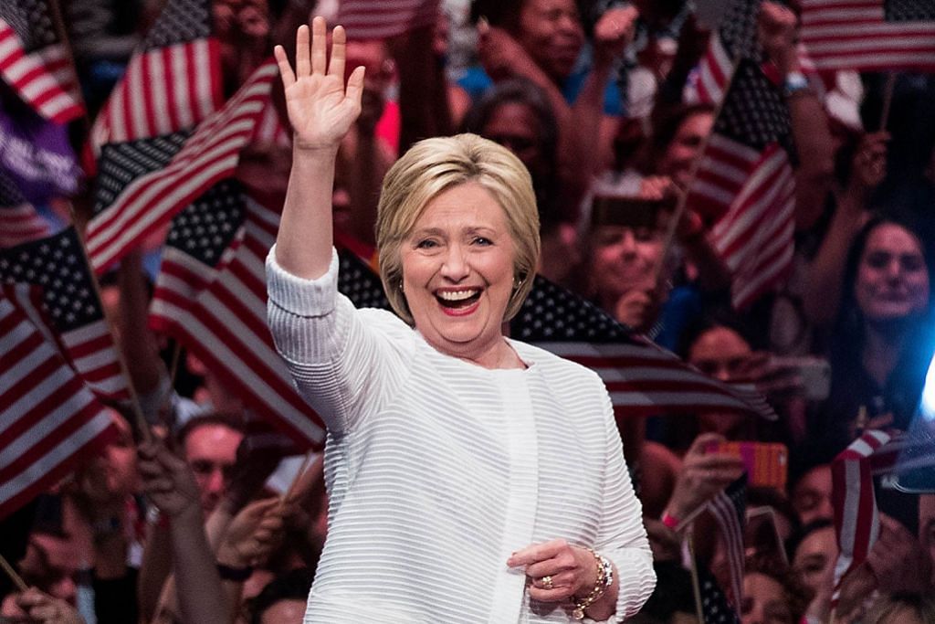 Clinton calon wanita pertama Demokrat PENCALONAN PILIHAN RAYA PRESIDEN AMERIKA SYARIKAT