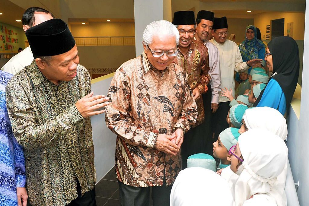 Presiden Tony Tan, Yaacob sertai iftar di Masjid An-Ansar