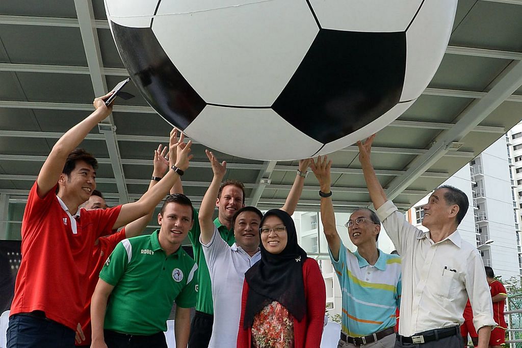 Biasiswa bola sepak bagi belia di Buangkok