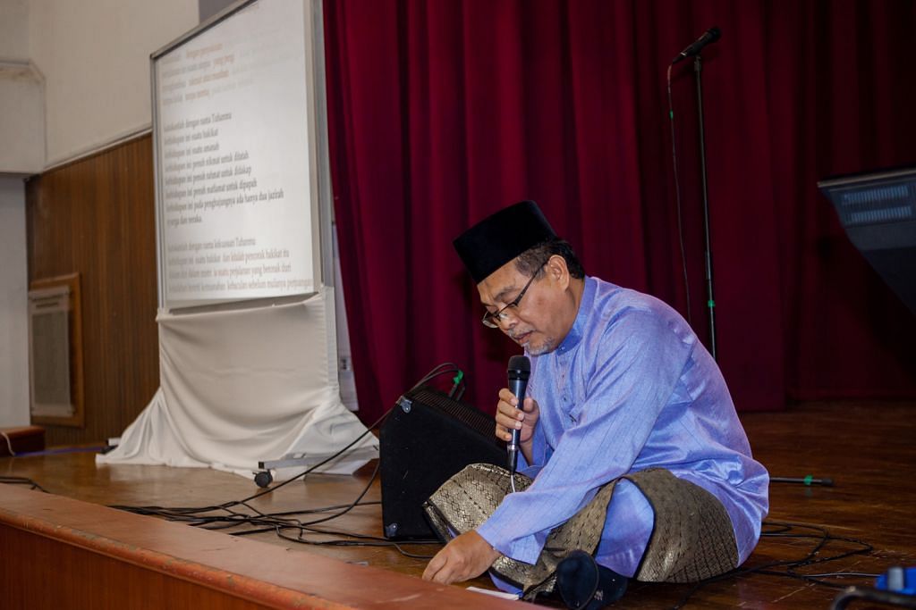 Junjung budi guru sekolah Melayu sempena Aidilfitri