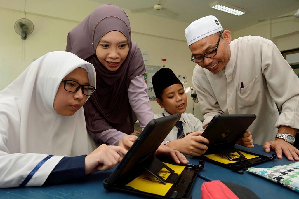 SEDUTAN UCAPAN PM LEE DALAM BAHASA MELAYU Penting masyarakat Melayu sertai Ekonomi Baru, amalkan Islam sejajar konteks berbilang budaya S'pura