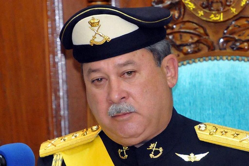 Sultan Johor gesa Mahathir 'tutup mulut'