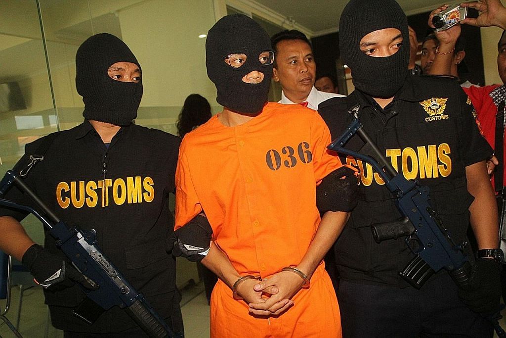 Warga S'pura diberkas cuba ambil bungkusan dadah melalui pos di Bali