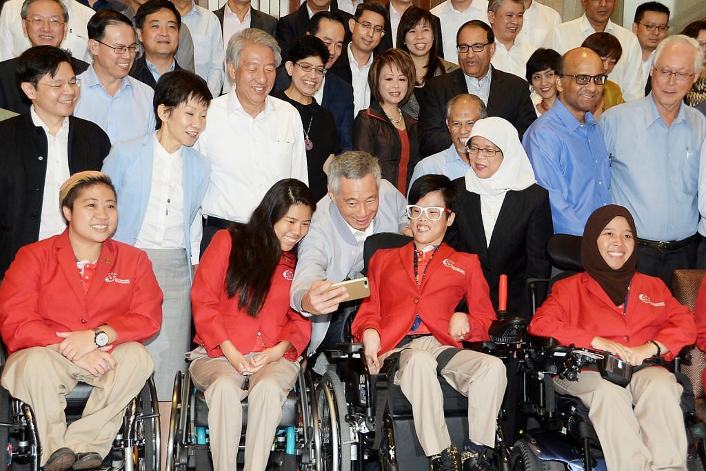 Atlit Paralimpik diberi penghormatan di Parlimen