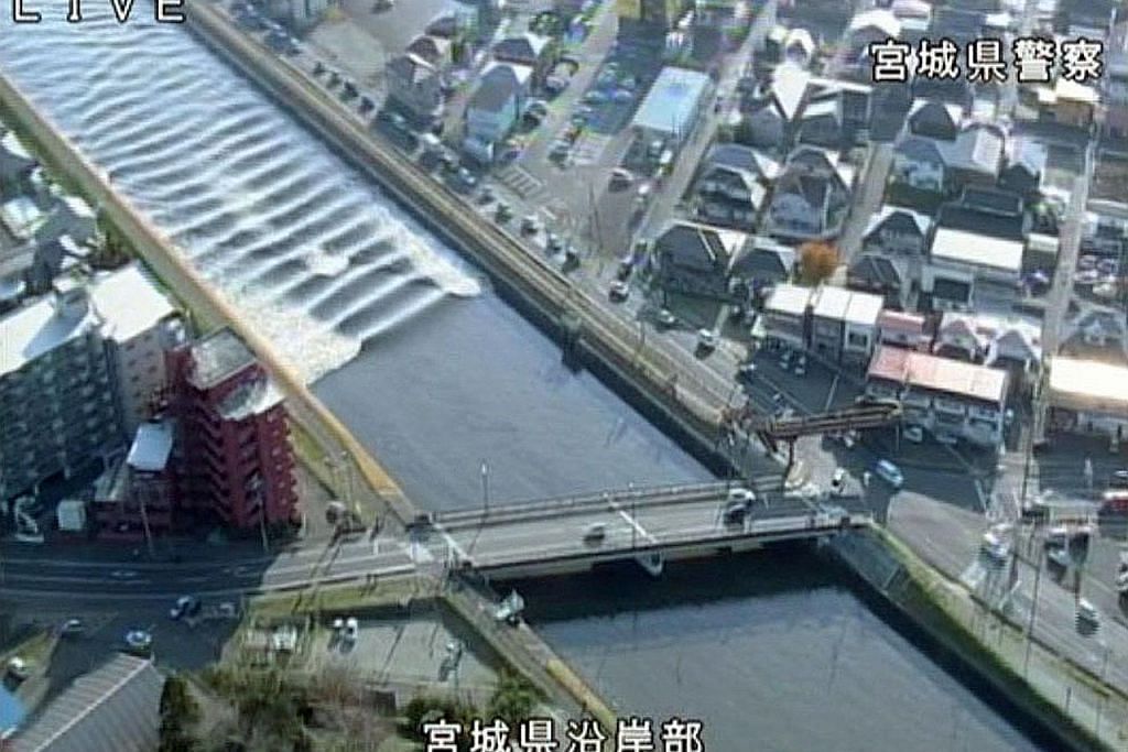 Amaran tsunami selepas gempa bumi di Fukushima