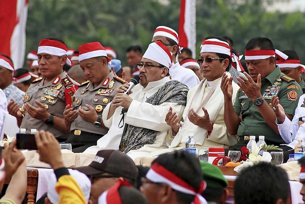 Tentera, polis Indonesia pula buat perhimpunan