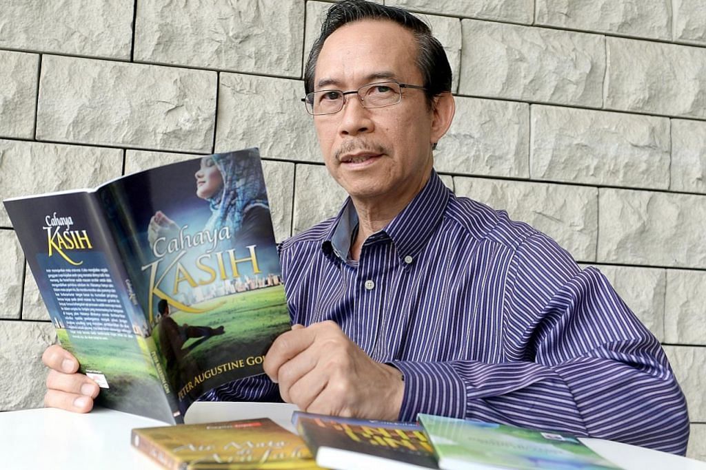 Peter Augustine Goh lancar buku puisi ketiga bersama Dewan Bahasa