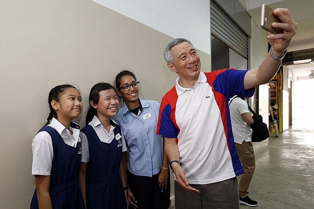 PM Lee suntik semangat kepada pelajar