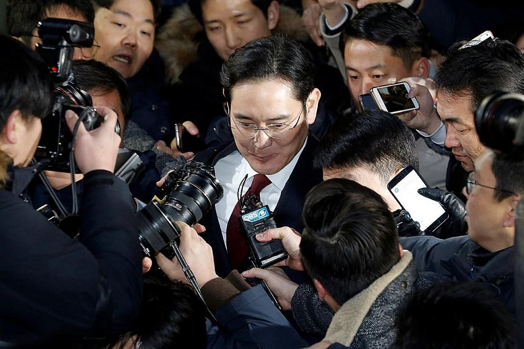 Samsung hadapi pergelutan pimpinan di tengah krisis politik, produk rosak