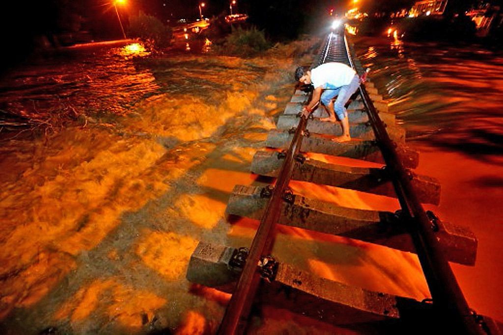 Johor teruk dilanda banjir, jumlah mangsa terus meningkat