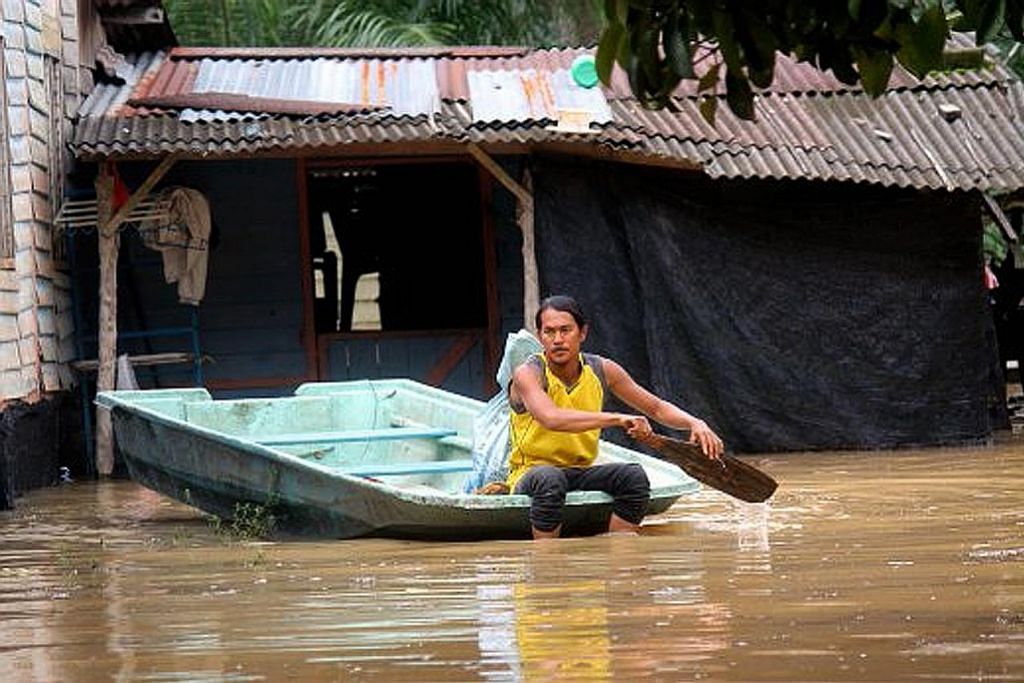 Bilangan mangsa banjir di Johor, Kelantan terus naik