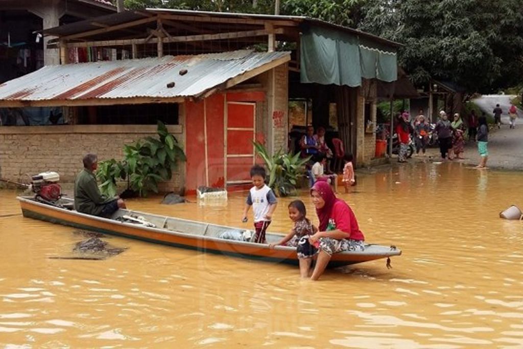 Palang Merah S'pura sumbang $20,000 kepada mangsa banjir Malaysia