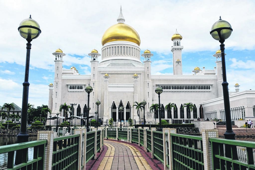 SEKILAS TARIKAN BRUNEI KEMBARA Brunei lebih menarik dari disangka