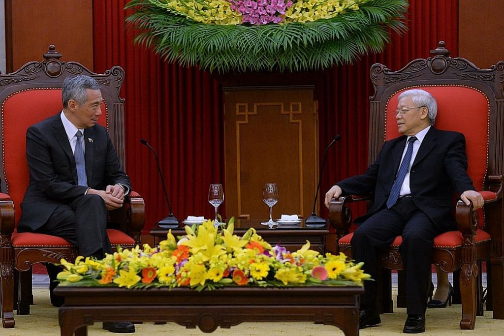 LAWATAN PM LEE KE VIETNAM PM Lee: S'pura akan terus sertai TPP