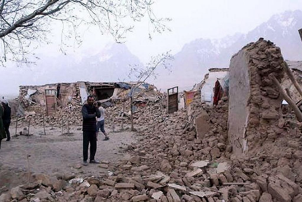 Lapan maut, 11 cedera dalam gempa di Xinjiang