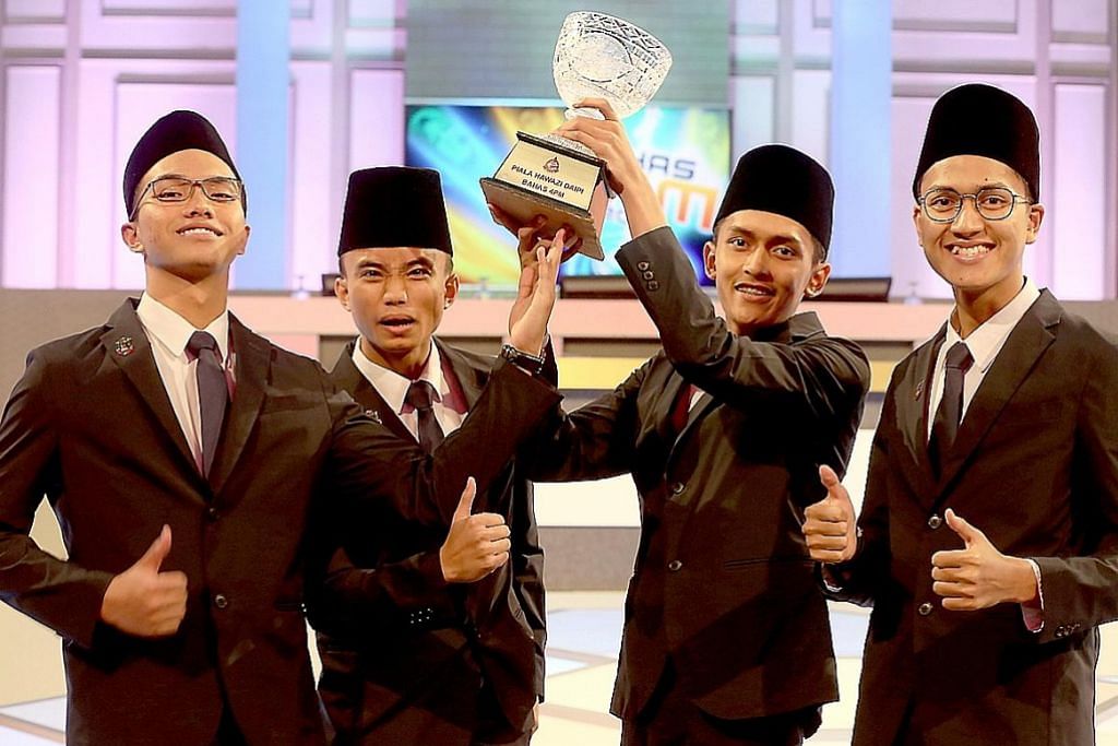 Madrasah Aljunied rangkul juara Bahas 4PM 2017