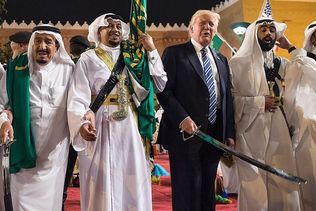 Trump sertai tarian pedang di upacara sambutan di Arab Saudi