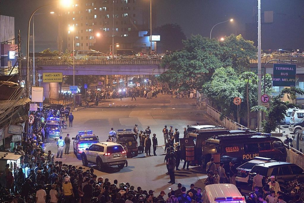 Jakarta digegar serangan ganas; warga digesa 'tenang'