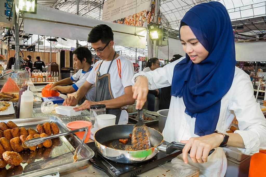 Pisang goreng keju, keria bersalut gula Melaka dapat 