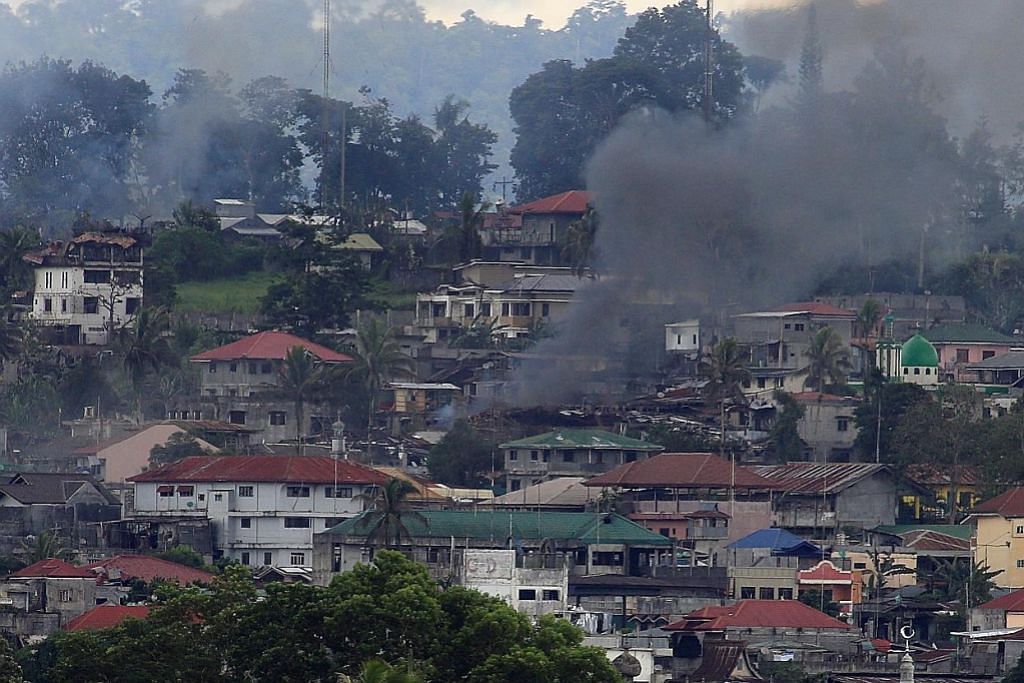 Askar Filipina berdepan penembak hendap militan di Marawi