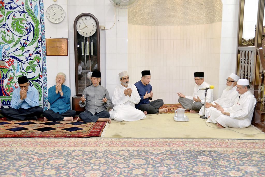 Majlis tahlil untuk Othman Wok di Masjid Ba'alwie