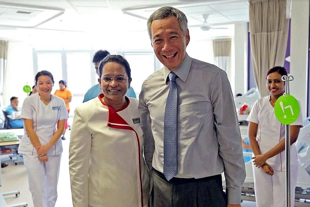 PM Lee sanjung bakti jururawat
