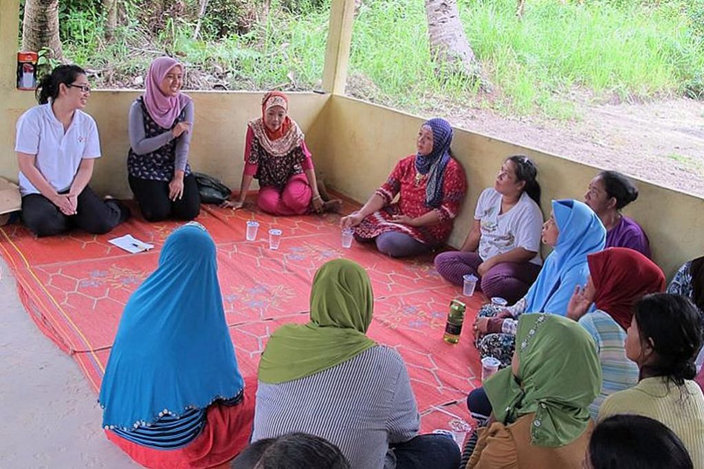Syarikat 'terangi' hidup wanita Indonesia menerusi lampu solar