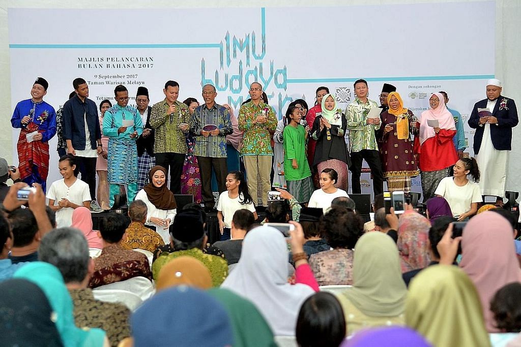 UCAPAN ENCIK MASAGOS ZULKIFLI MASAGOS MOHAMAD DI PELANCARAN BULAN BAHASA 2017 Dakap budaya, bahasa Melayu