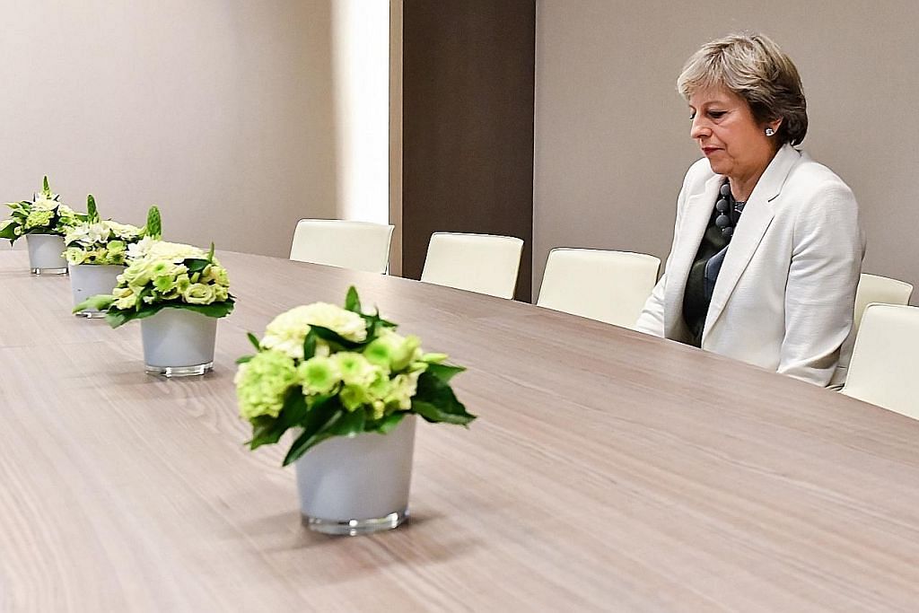 Foto PM Britain 'kesunyian' jadi bahan sendaan