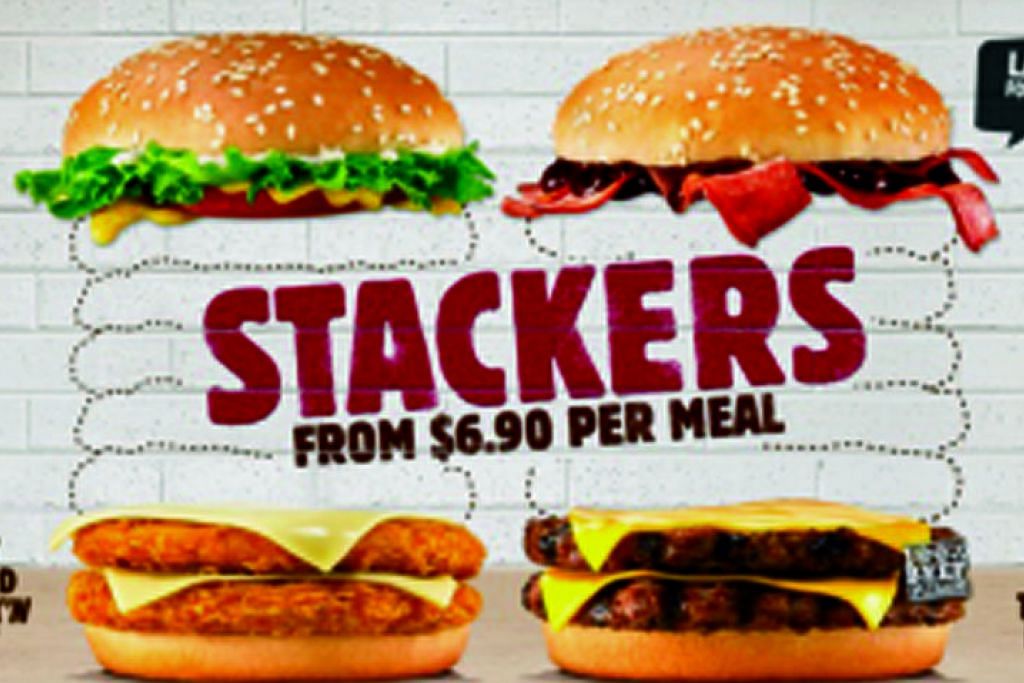 Burger 'stacker' dengan nikmat perasa daging lembu dan ayam