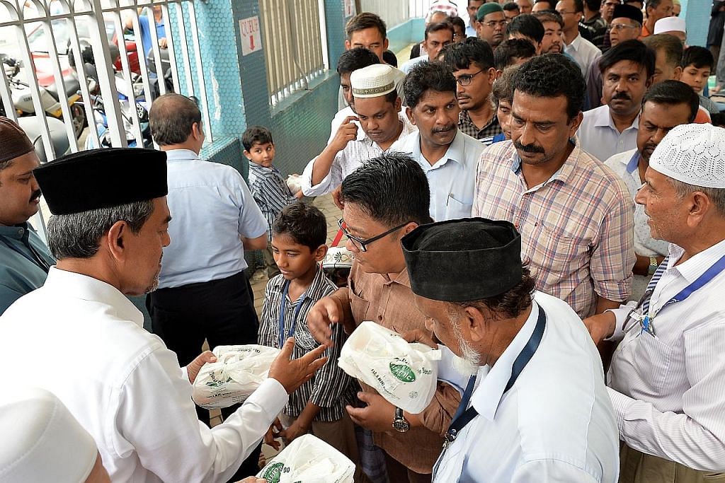 1,200 bungkus nasi beriani diagih sempena Maulud Nabi Masjid Malabar