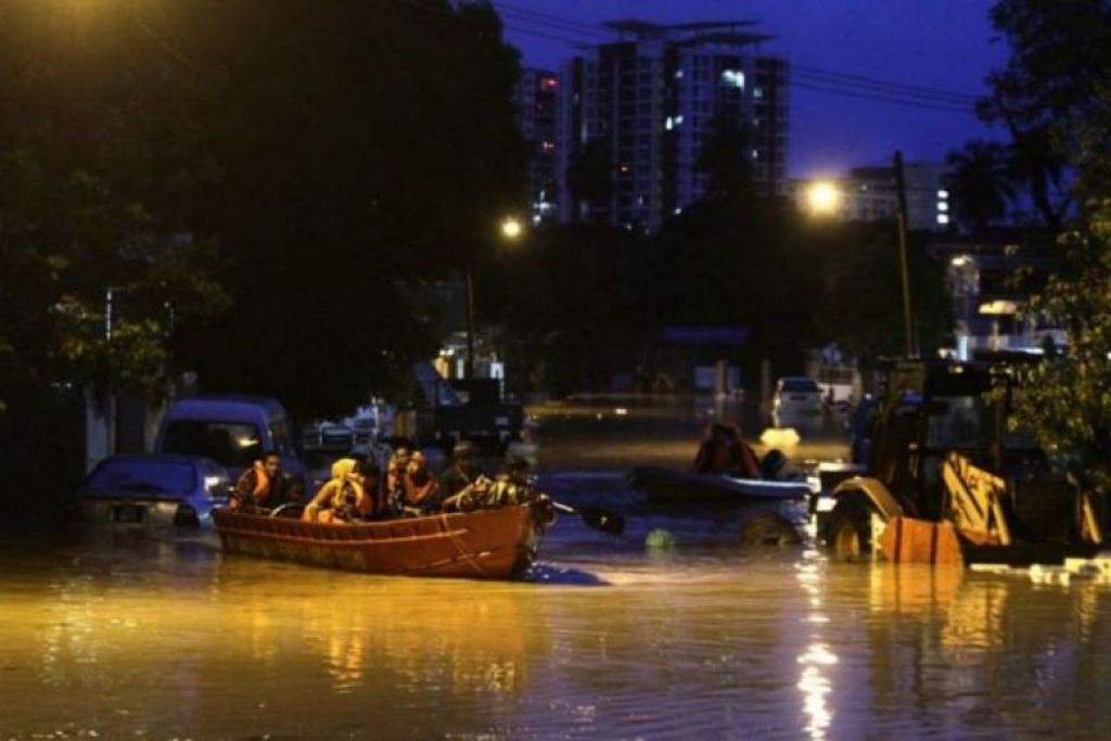 Heavy rain causes flash floods in several parts of Malaysia