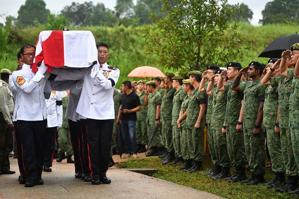 Pengebumian Pegawai Saf Terima Penghormatan Tentera Berita Setempat Beritaharian Sg