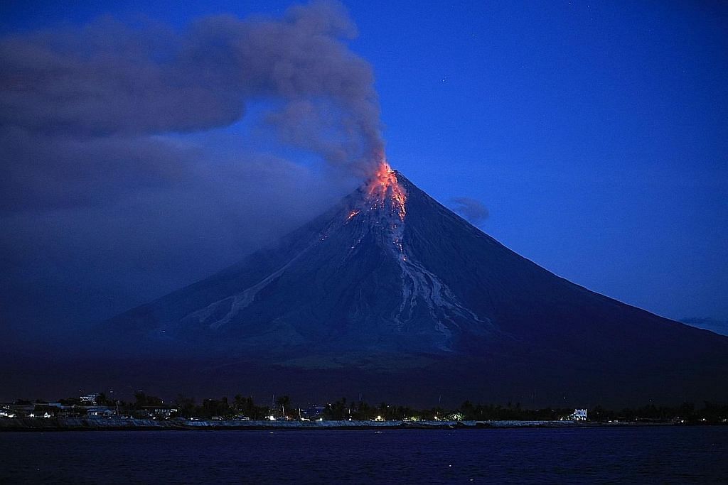 MFA: Elak kunjung kawasan Gunung Mayon di Filipina