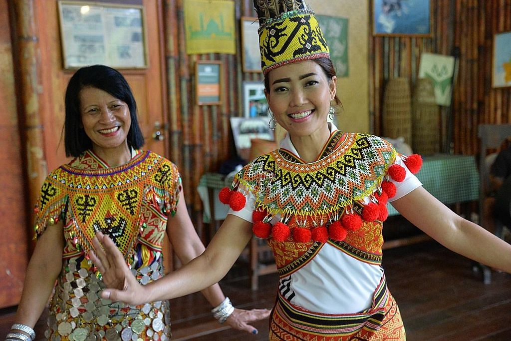 SEKILAS TARIKAN BUDAYA DI BRUNEI PAKEJ PESTA HARI RAYA TIGA HARI DUA MALAM ROYAL BRUNEI AIRLINES Kekayaan budaya dan warisan Brunei