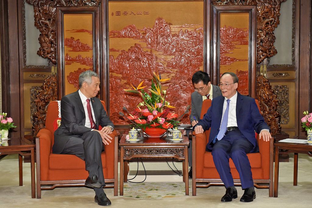 LAWATAN RASMI PERDANA MENTERI LEE HSIEN LOONG KE CHINA PM Lee: S'pura yakin China kekal terbuka dan sokong sistem dagangan bebas
