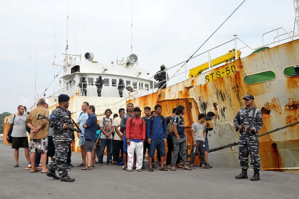 Indo rampas 'kapal hamba' lepas drama kejar di laut