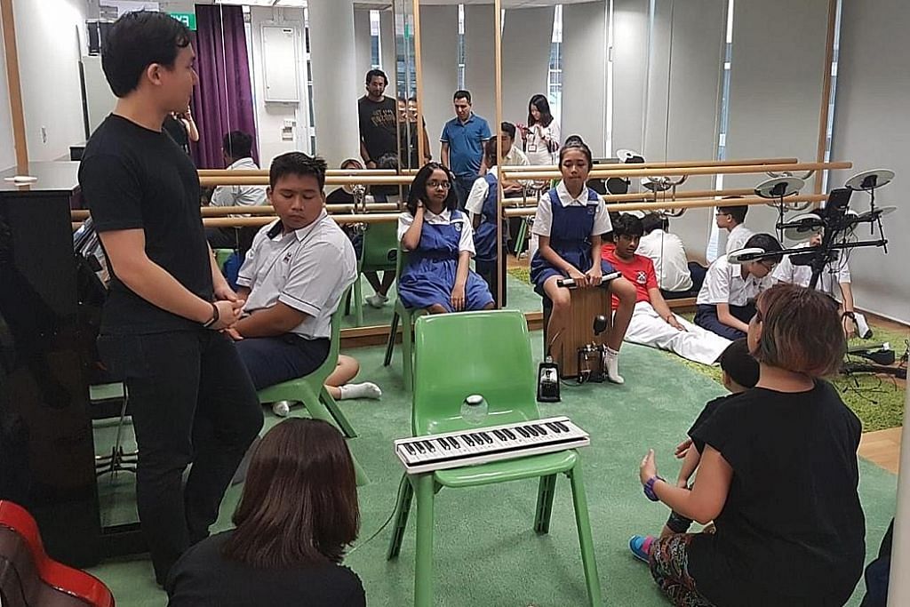 Pelajar gigih berlatih bagi sambutan Festival Belia Singapura