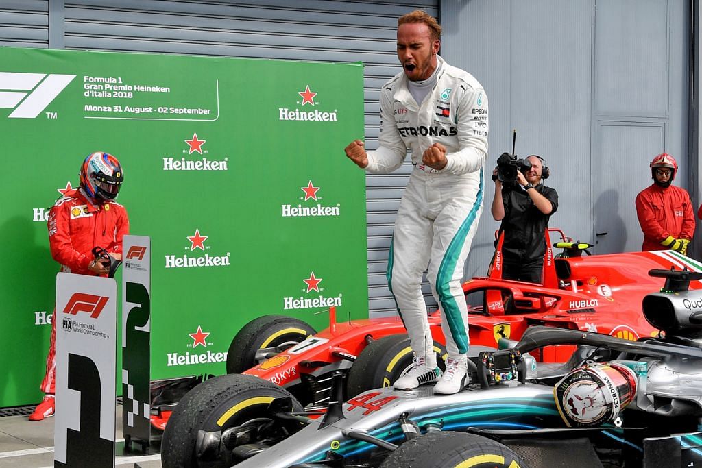 FORMULA SATU Hamilton 'beri amaran' akan beri terbaik di Grand Prix S'pura