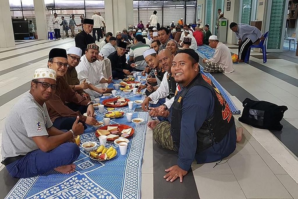 Program berjemaah subuh 30 hari di 30 masjid