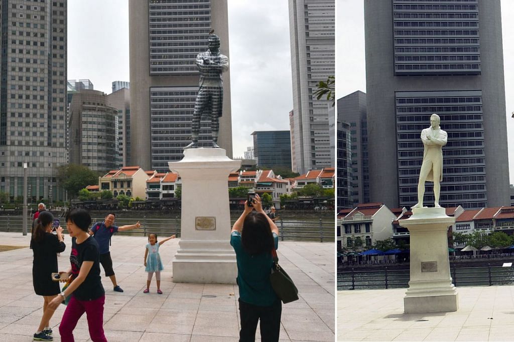 Patung Putih Stamford Raffles Bersebelahan Sungai Singapura Hilang