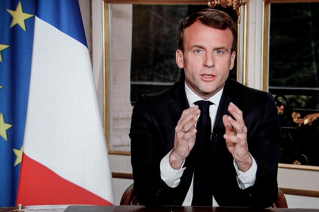 IKRAR PULIHKAN NOTRE-DAME: Presiden Macron berikrar, dalam satu rancangan televisyen, untuk membina semula Notre-Dame dalam masa lima tahun. – Foto AFP