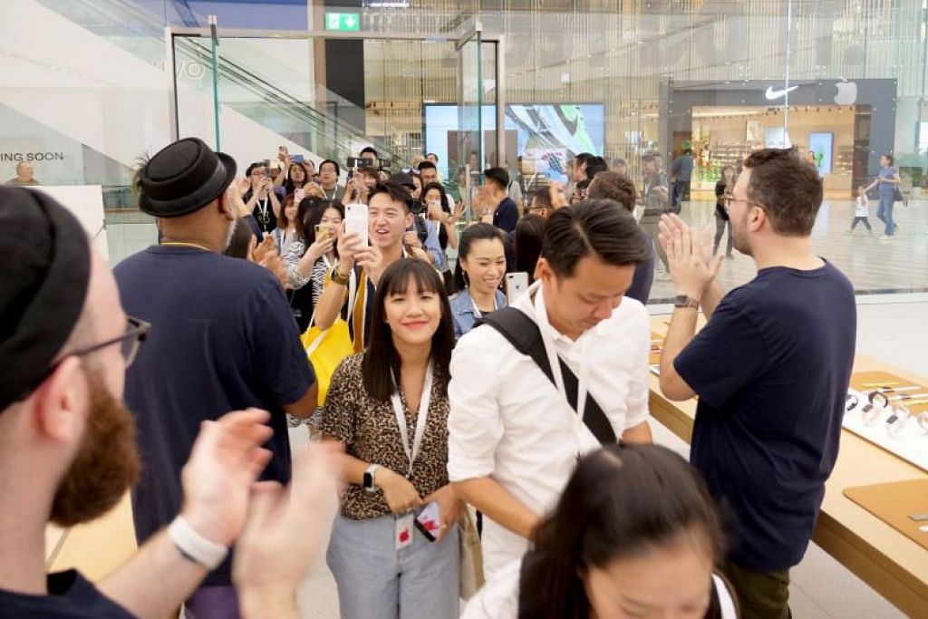 First Apple store inside an airport complex to open on Saturday at Jewel Changi Airport