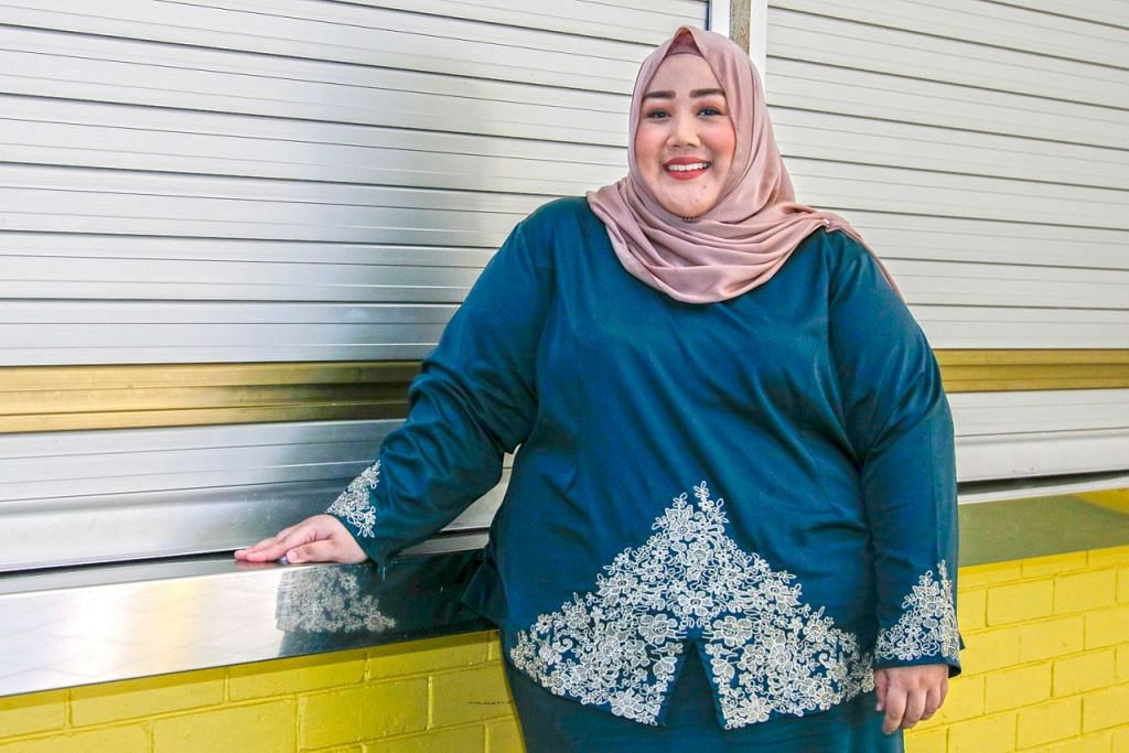 PENUH DENGAN KEJUTAN: Cik Nurul Huda memastikan kelas bahasa Melayu yang diajarnya sentiasa penuh dengan kejutan bagi menarik minat murid. – Foto BM oleh JEREMY KWAN