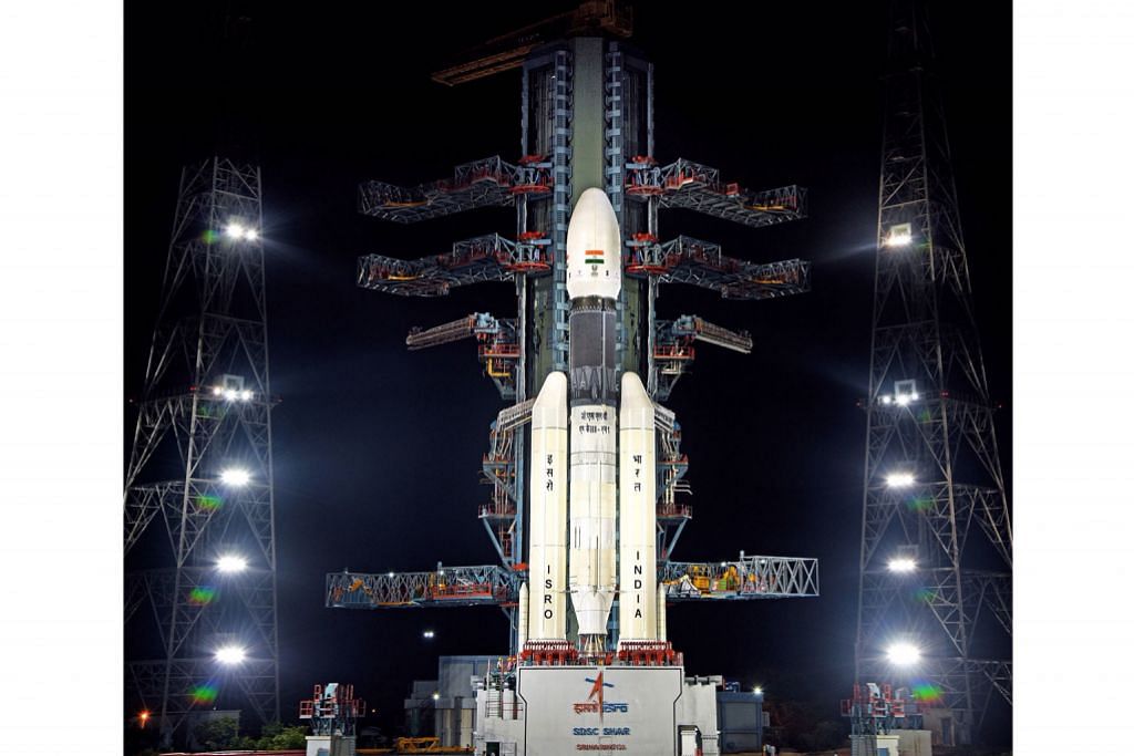 Ribuan warga India saksikan percubaan kedua hantar kapal angkasa ke bulan