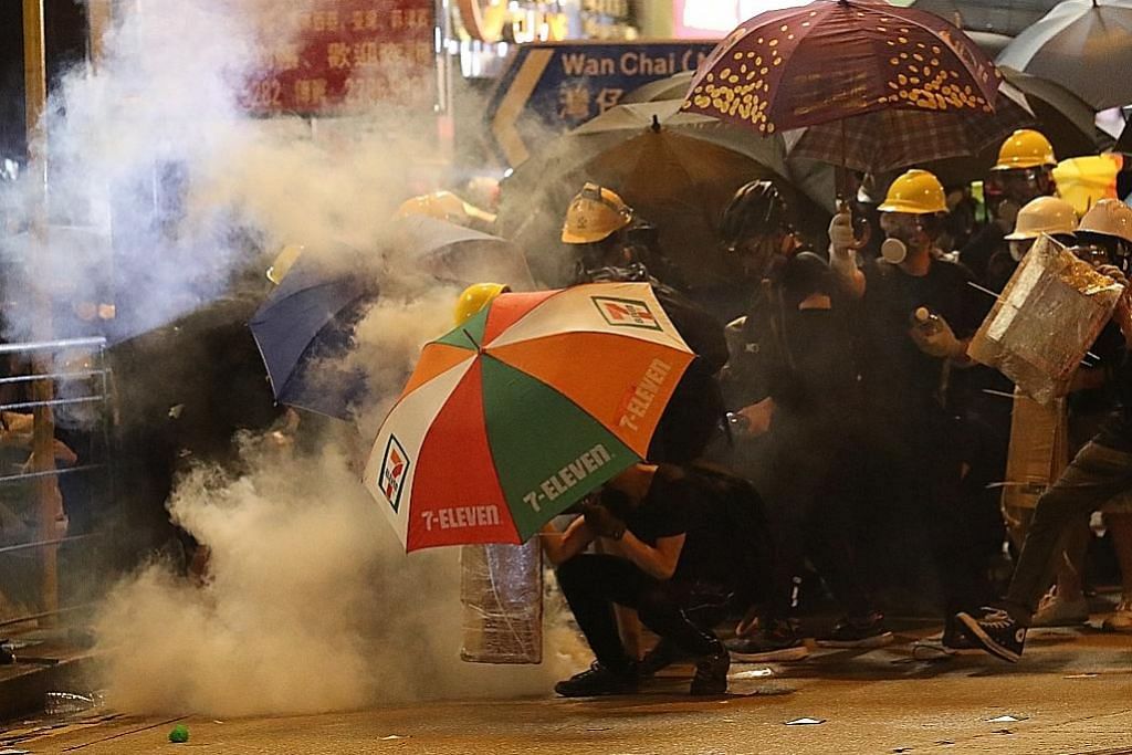 China kutuk keganasan di HK, lahir sokongan atas Carrie Lam