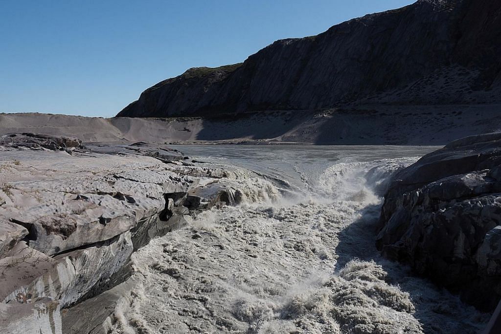 12 bilion tan ais di Greenland mencair dalam 24 jam