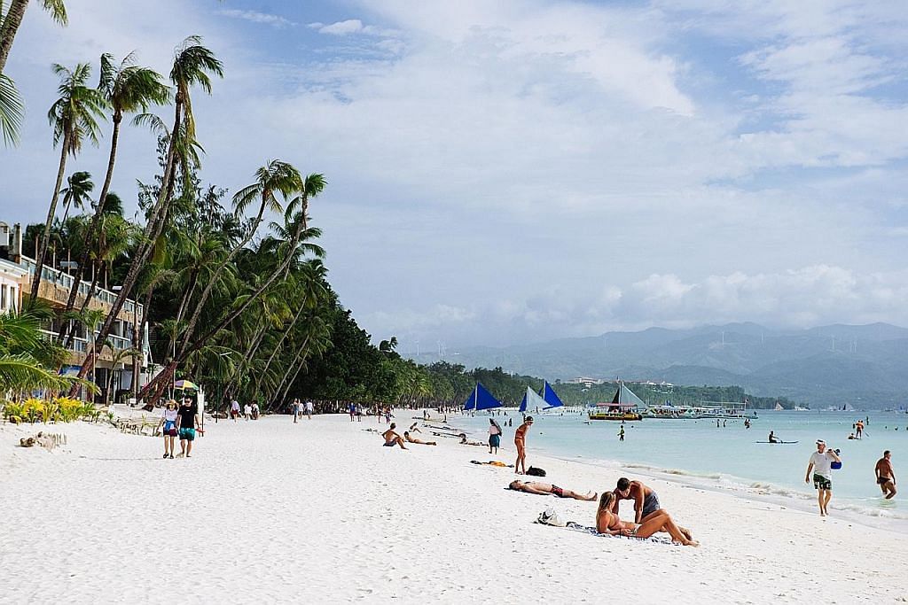Destinasi pelancongan popular jadi mangsa kejayaan mereka sendiri MAYA BEACH, THAILAND PULAU BORACAY, FILIPINA VENICE