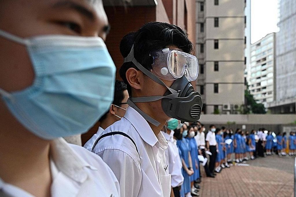 Pelajar HK bentuk rantaian manusia bagi sokong bantahan antipemerintah