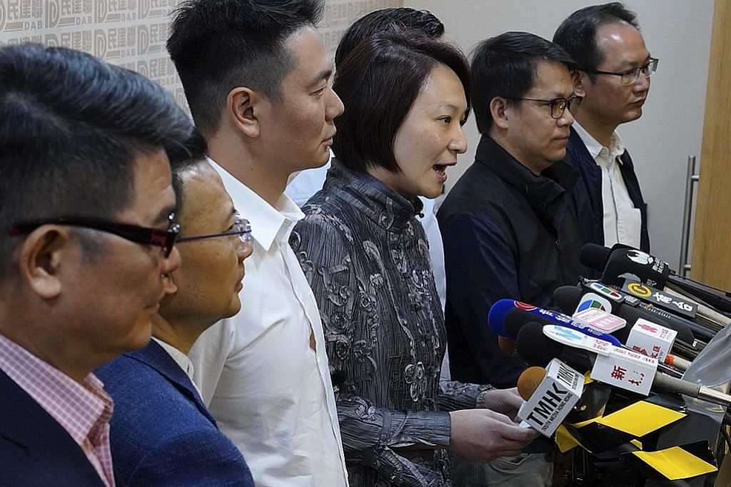 PILIHAN RAYA HONG KONG Pembangkang prodemokrasi menang besar